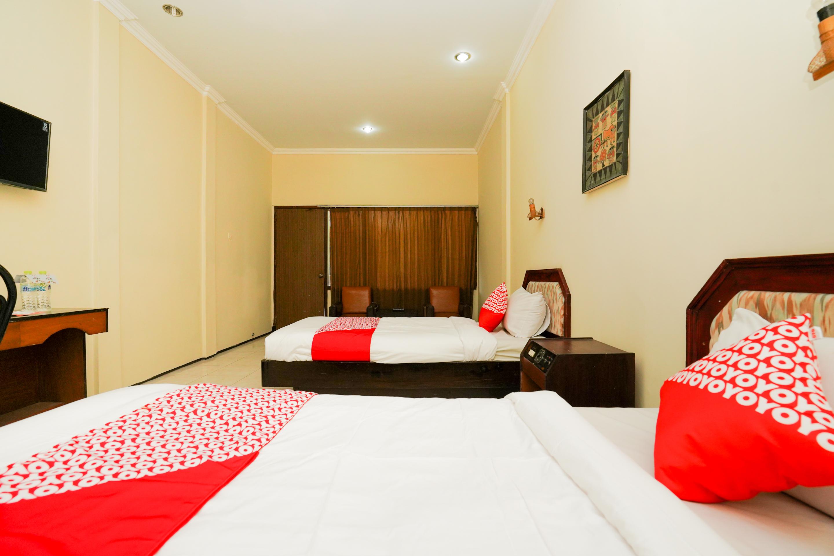 Oyo 1652 Hotel Tampiarto Проболинго Екстериор снимка