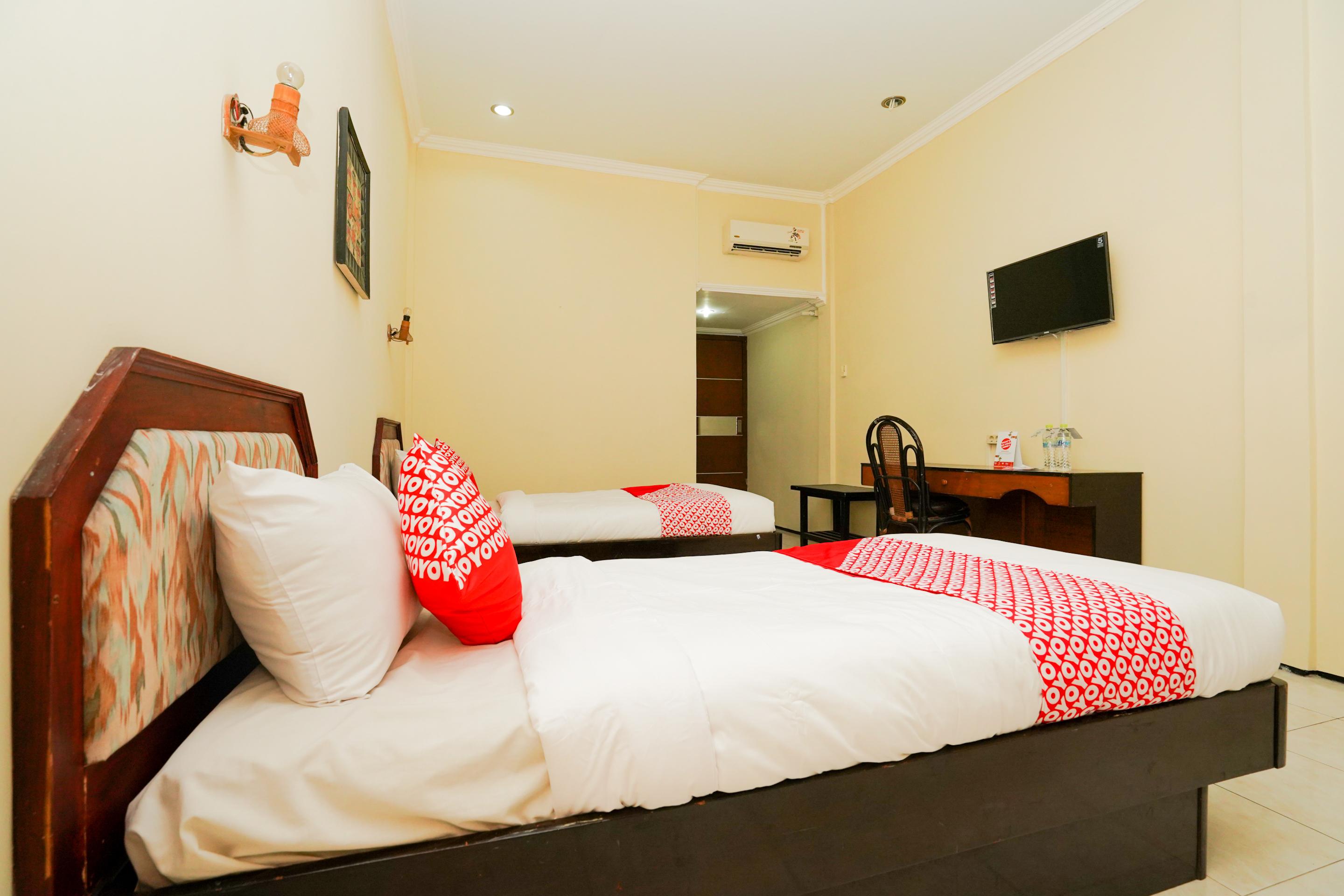 Oyo 1652 Hotel Tampiarto Проболинго Екстериор снимка