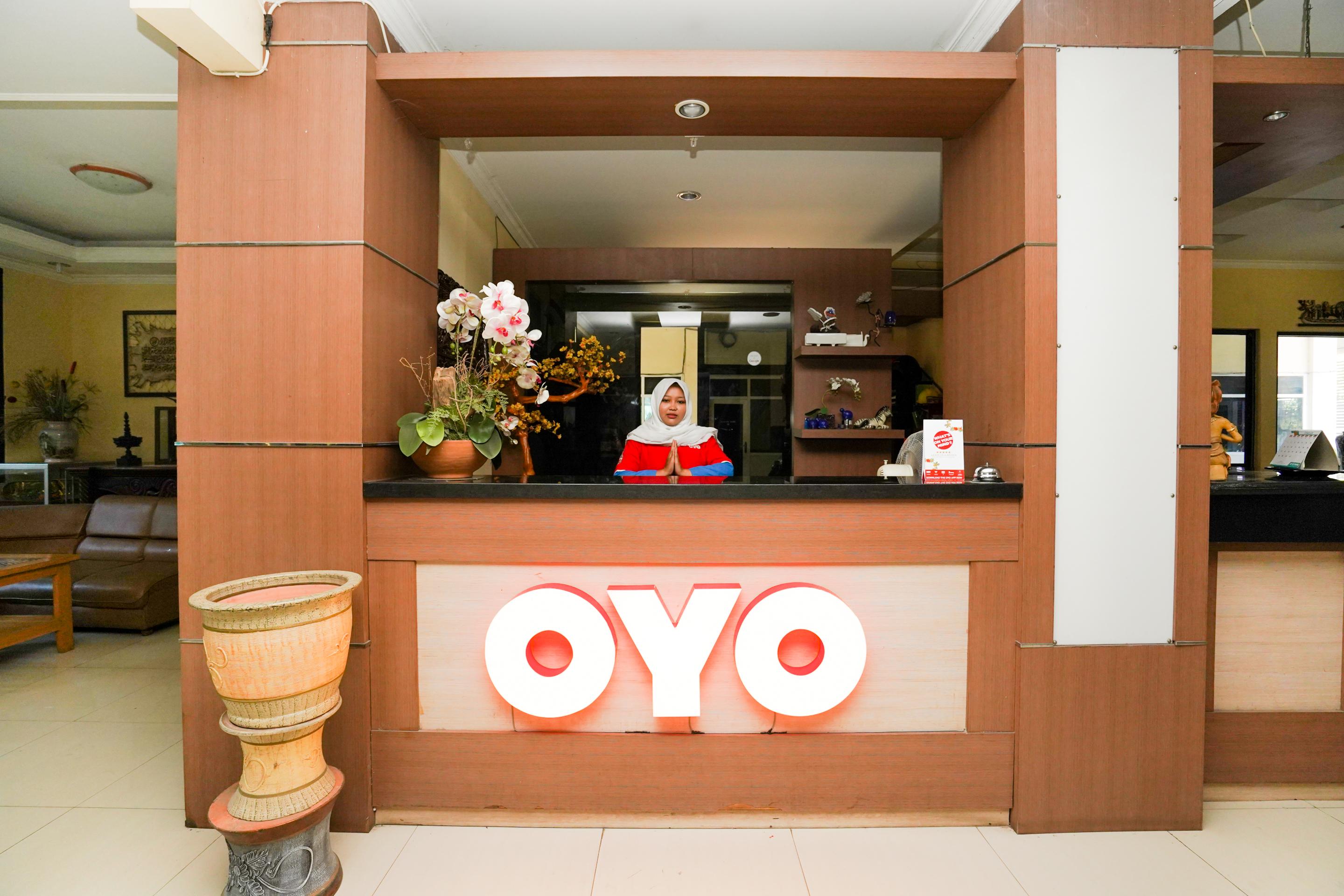 Oyo 1652 Hotel Tampiarto Проболинго Екстериор снимка
